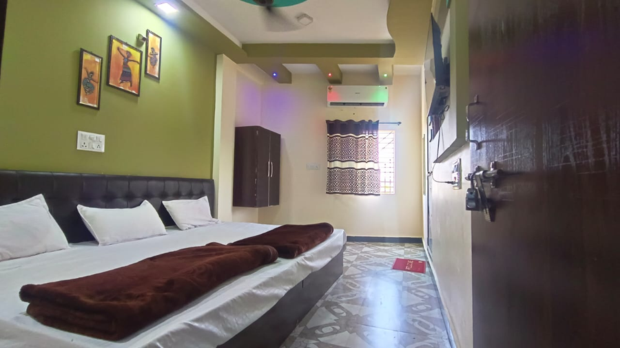 Hotel Priyanshi Palace,,2 star