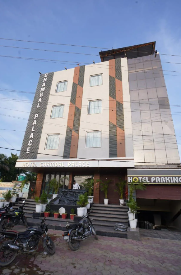 hotel chambal palace