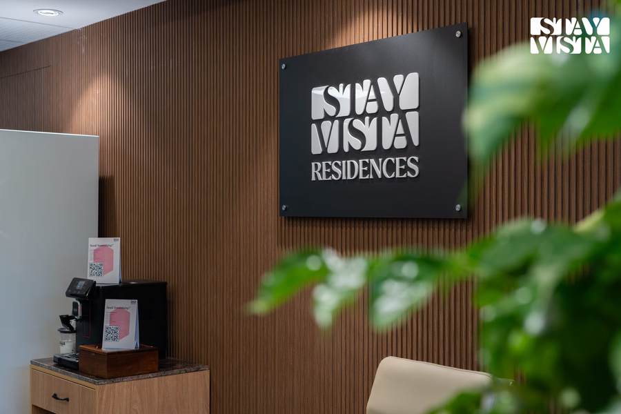 Stayvista Residences Near Cyber City Hub With Gym & Air Purifier,Dlf Phase 3,4 star