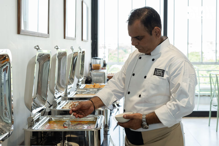 Stayvista Residences Near Cyber City Hub With Gym & Air Purifier,Dlf Phase 3,4 star