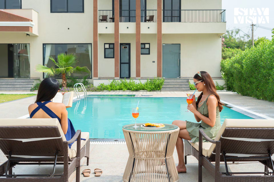 stayvista at eleganza villas and resort