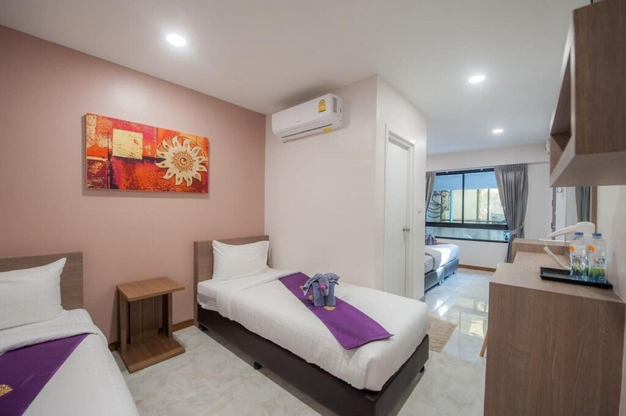 hotel moon year