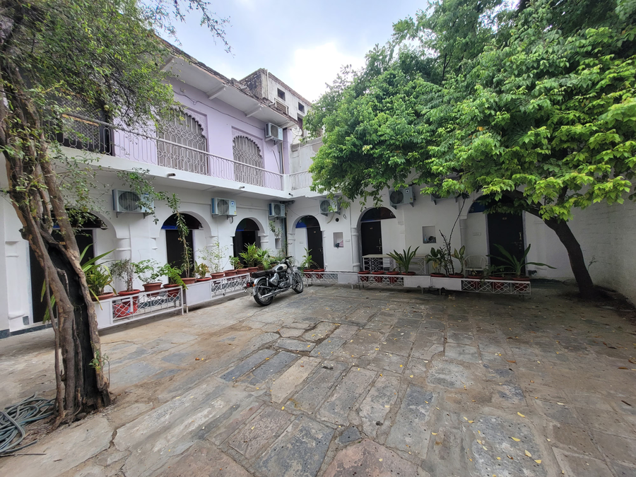 Hotel Prem Niwas,Nada Khada,3 star