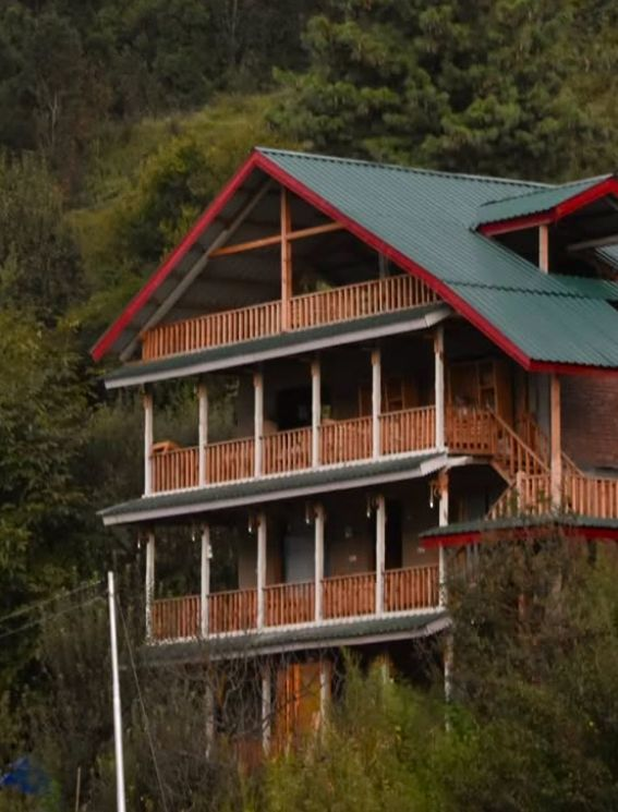 Karma Yatri Mudhouse Kasol,,2 star
