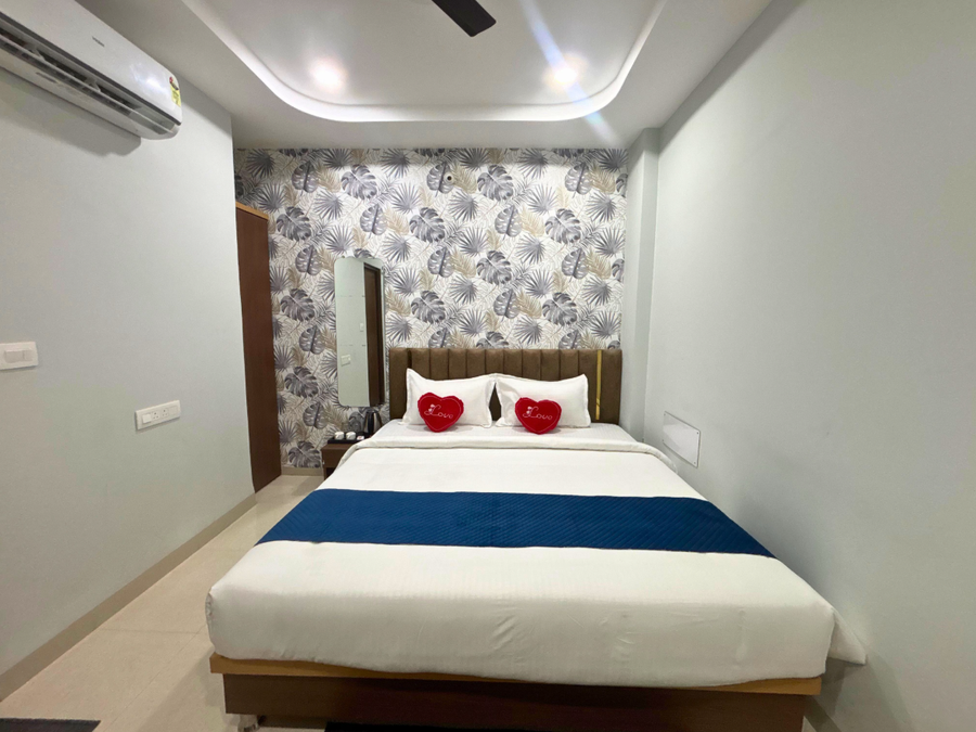 The Mayfair Hotel,,3 star