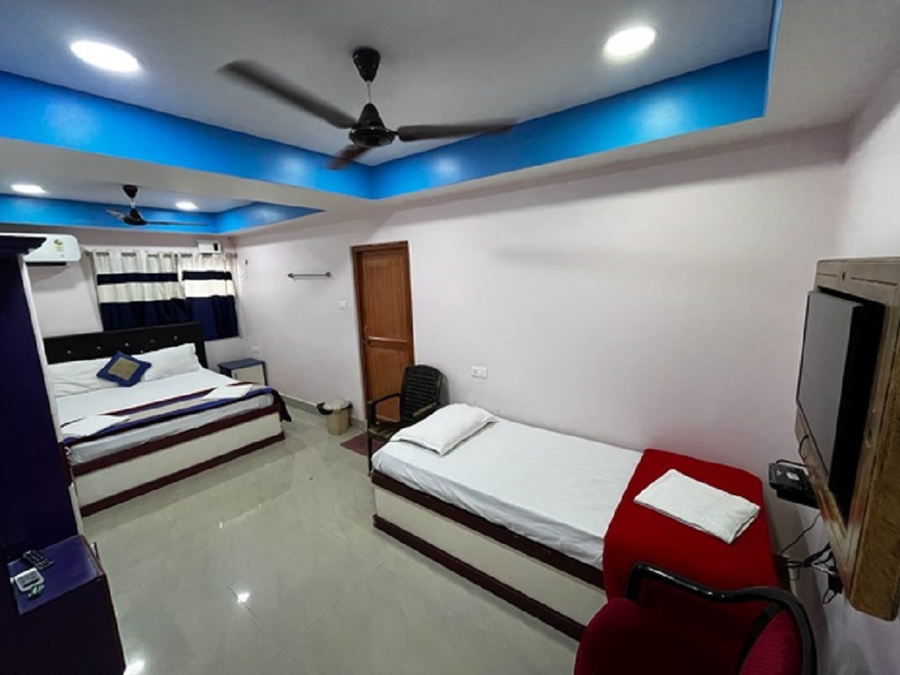 Elite Square,,3 star