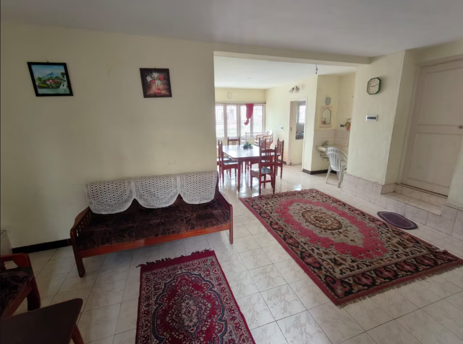 Sunshine Royale,,2 star