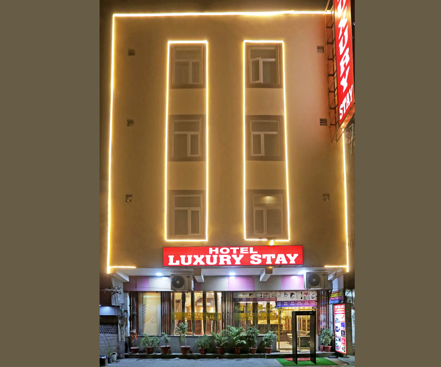 hotel luxury suites delhi airport