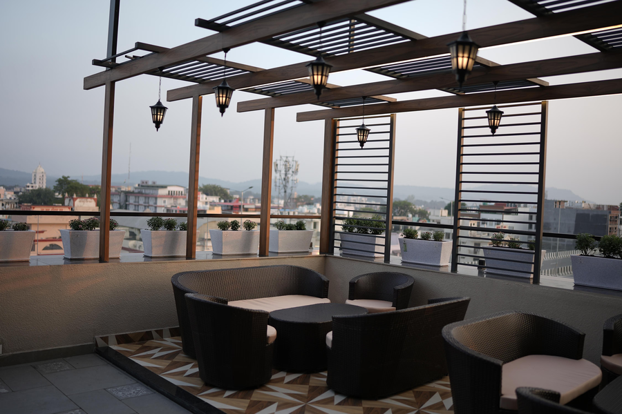 Hotel Ganga Sutra,Bhupatwala,3 star