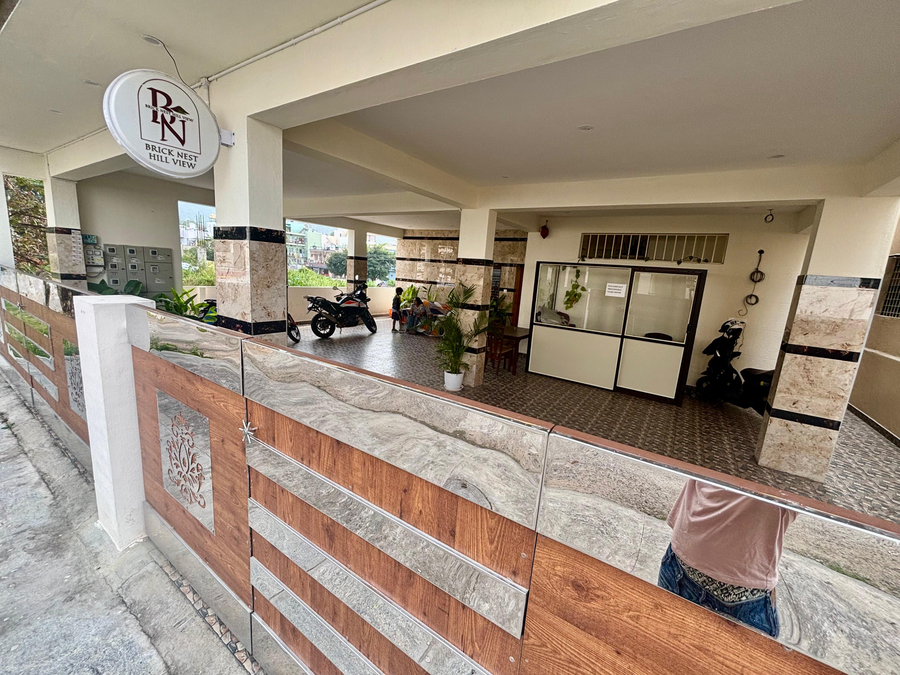 Bricknest Hillview,,2 star