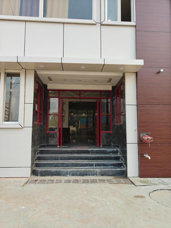 Skyer Inn Hotel,,2 star