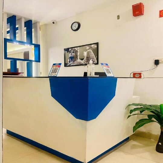 Hotel November,Zirakpur Panchkula Kalka Highway,3 star