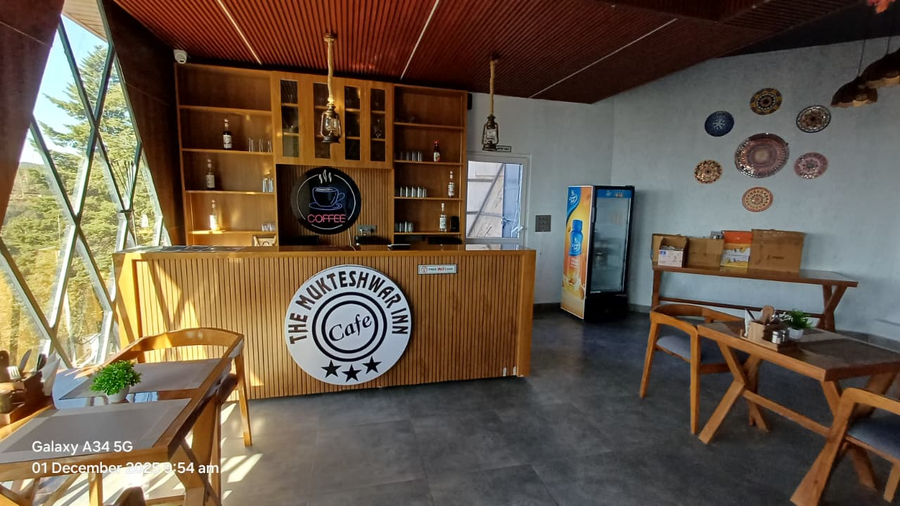 The Mukteshwar Inn Rooftop Cafe,,2 star