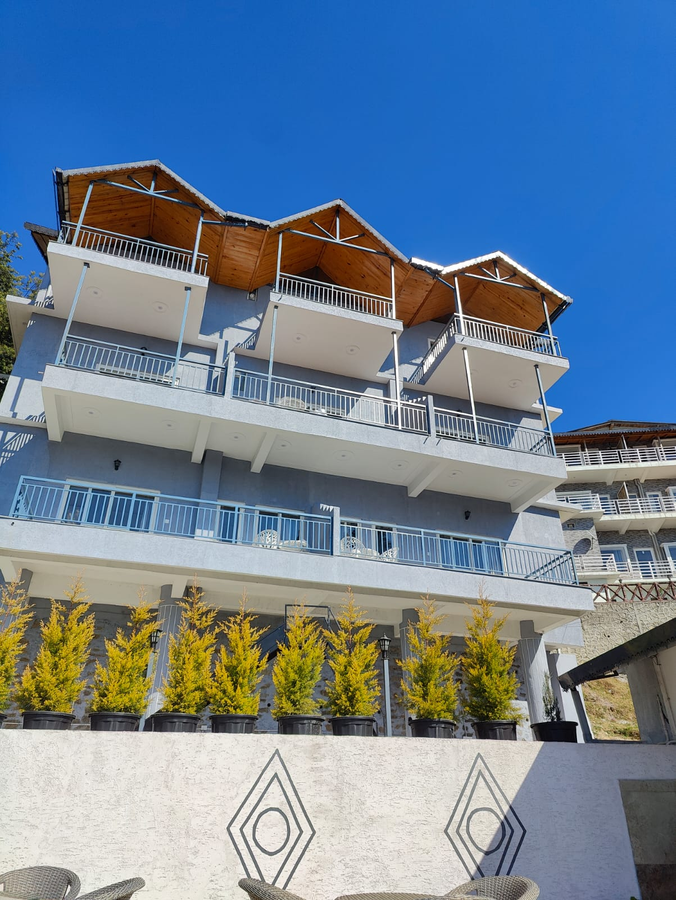 the mukteshwar inn rooftop cafe