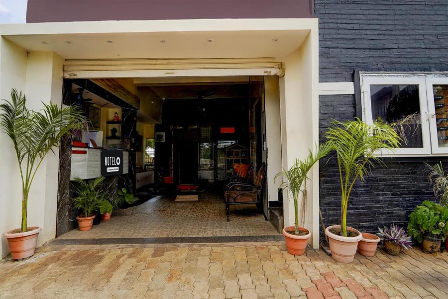 Super Collection O New Theni Bus Terminal Formerly Ss Tourist Home,Plot No. 5, Gowrimari Nagar, First Street, Near New Bus Stand, Periyakulam Bypass Road,3 star