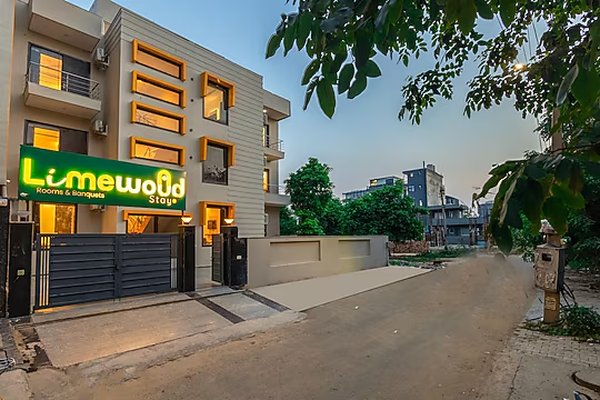 Limewood Stay Premier - Golf Course Road, Sector 42,,3 star