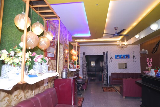 Hotel Midway Taj,Fatehabad Road,3 star