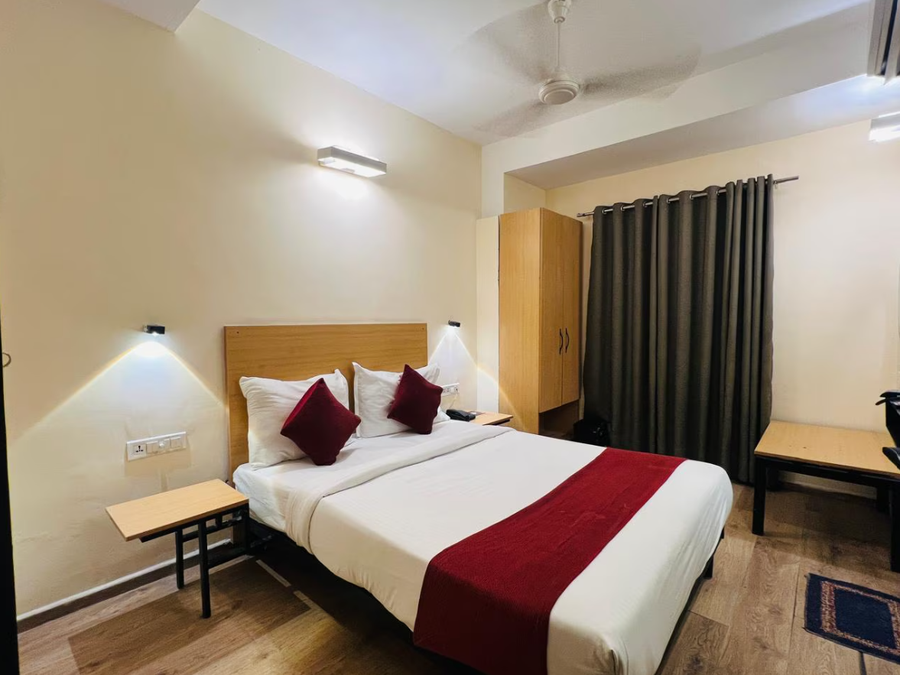 Hote Dlive Indore,,3 star