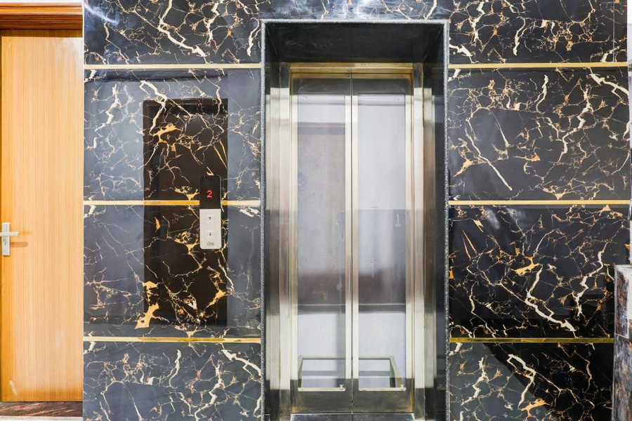 Hotel Divine Stay,,3 star