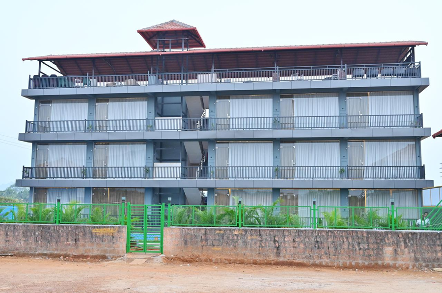 Gp Golden Palm Meadows Resorts,,2 star