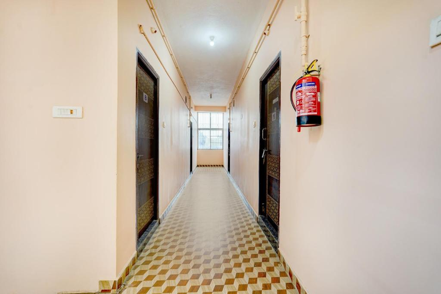 Super Hotel O Karanodai Formerly Sri Vari Rooms,,3 star