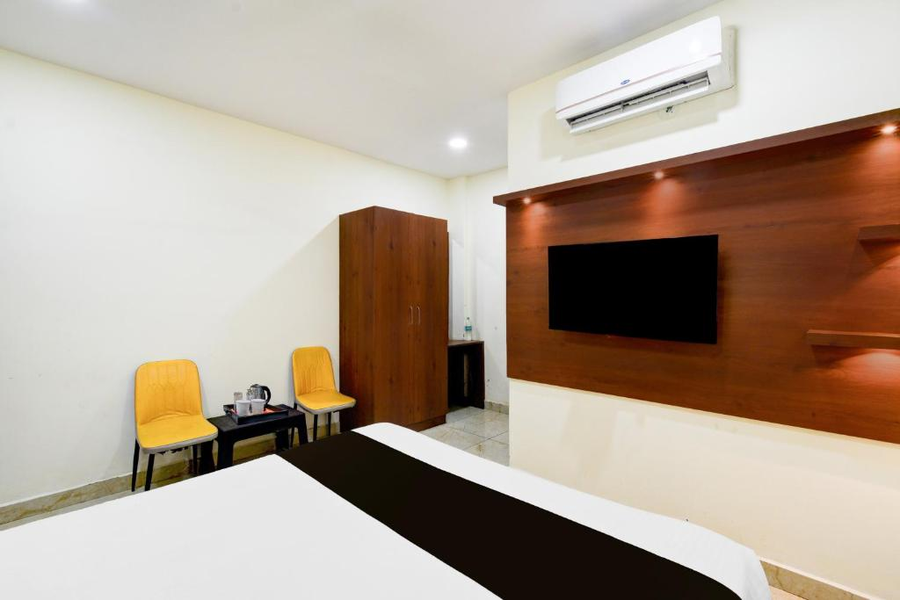 Super Collection O Kakatiya Hills Formerly Shree Adithya Luxury Rooms,,3 star