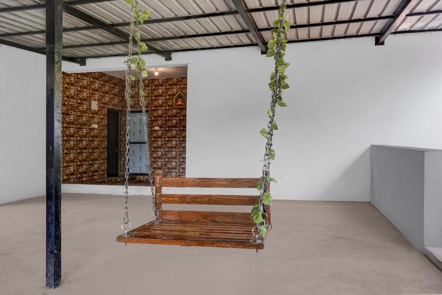 hotel o thivim railway station formerly silverline villa