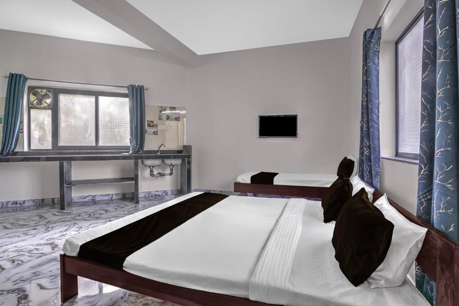 hotel o thivim railway station formerly silverline villa