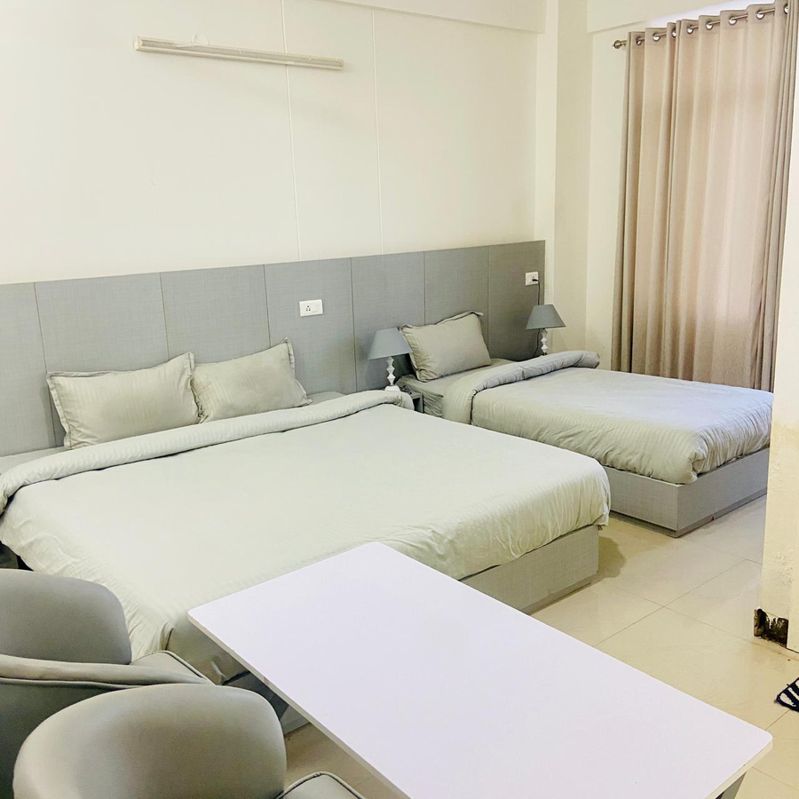 Lords Studio Inn Chintpurni,,3 star