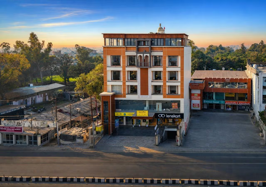 the hosteller bam dehradun city centre