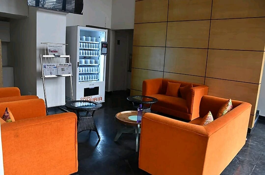 sparrow elements boutique near mg marg