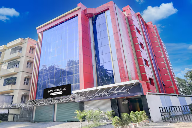 Super Townhouse Lake Town Clock Tower Formerly Crown Comfort,,3 star