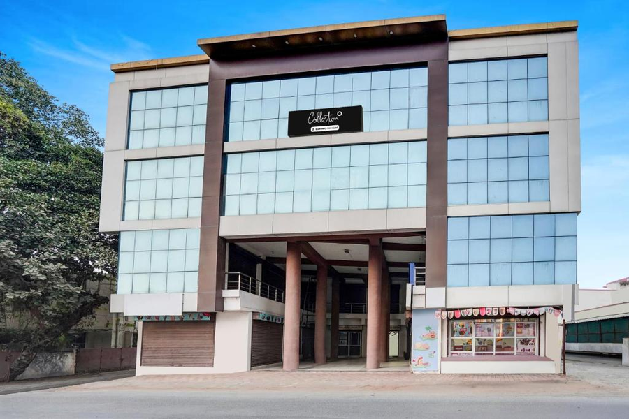 Collection O Rajpipla Bus Terminal Formerly Rajniwas,,3 star