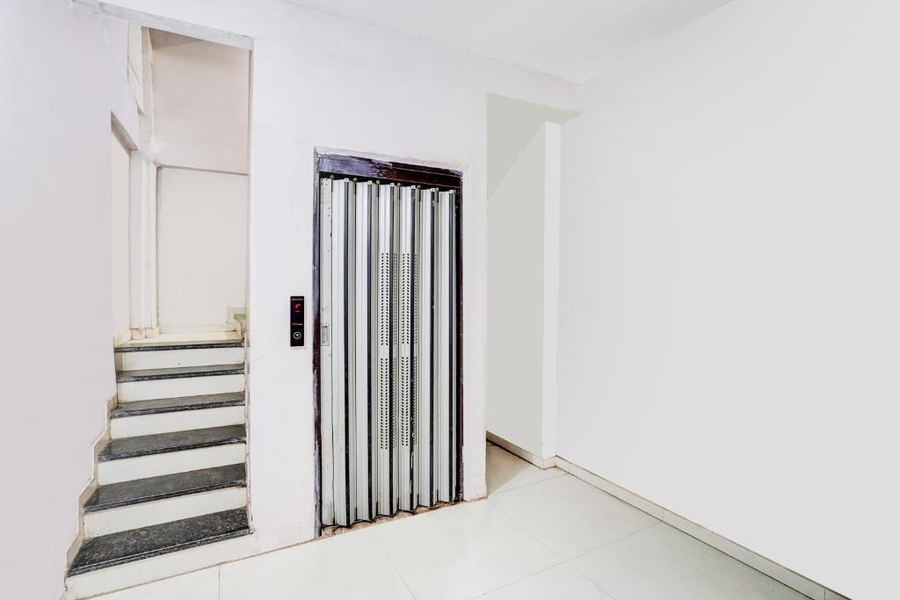 Collection O Rajpipla Bus Terminal Formerly Rajniwas,,3 star