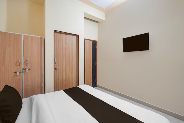 Hotel O Kukas Bus Terminal Formerly Stoneleaf Retreat,Khasra No. 395/750, Jugalpura, Jagdamba Vihar, Chitanu Road, Near Nims, Amber, Jaipur,3 star