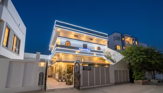 Fabhotel Swaraj,Bhelupur,3 star