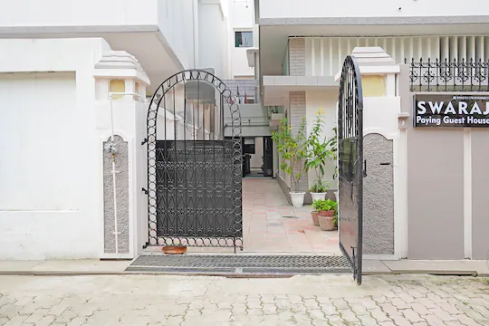 Fabhotel Swaraj,Bhelupur,3 star