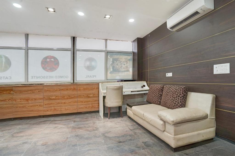 Super Townhouse Millenium City Centre,,4 star