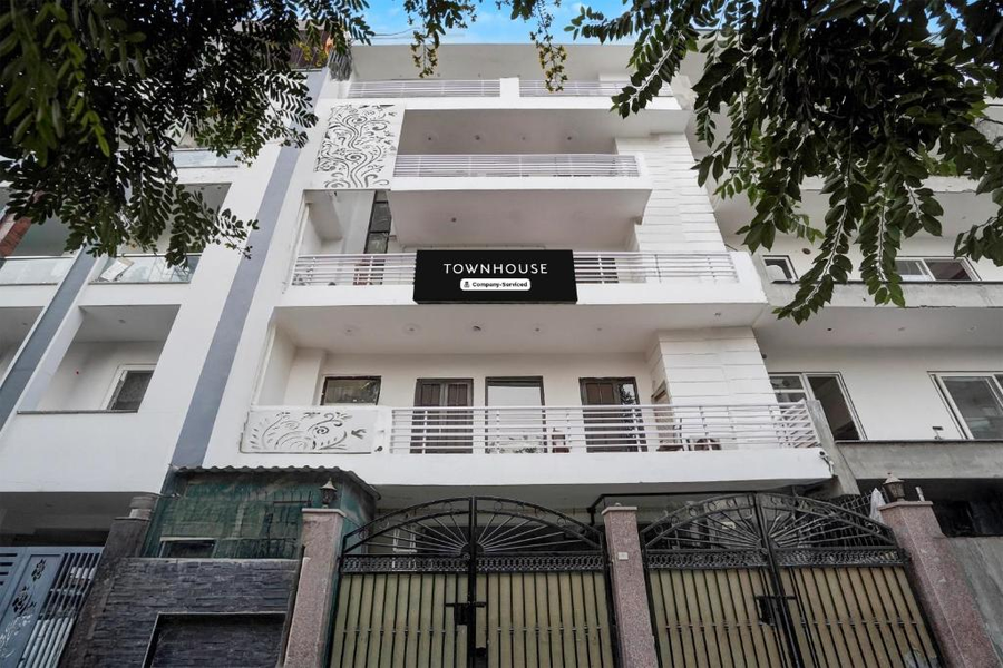 Super Townhouse Sector 46 Huda Market,,4 star