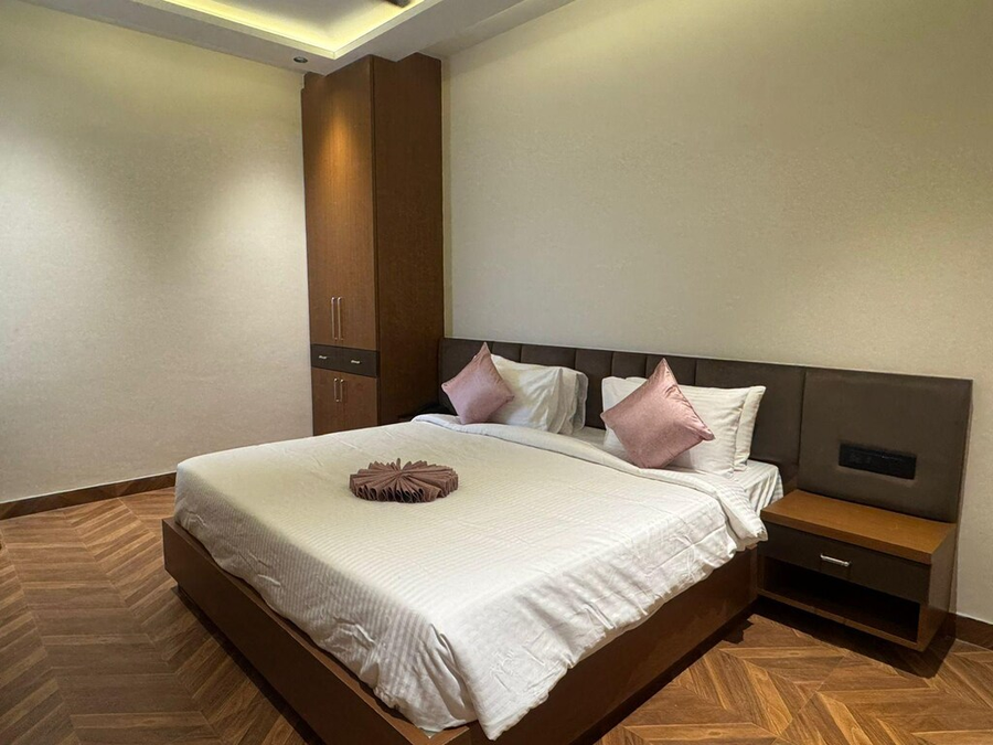 Hotel Golden Bird,,3 star