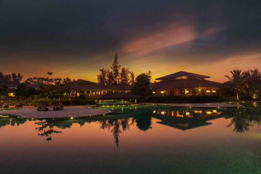 denissons beach resort