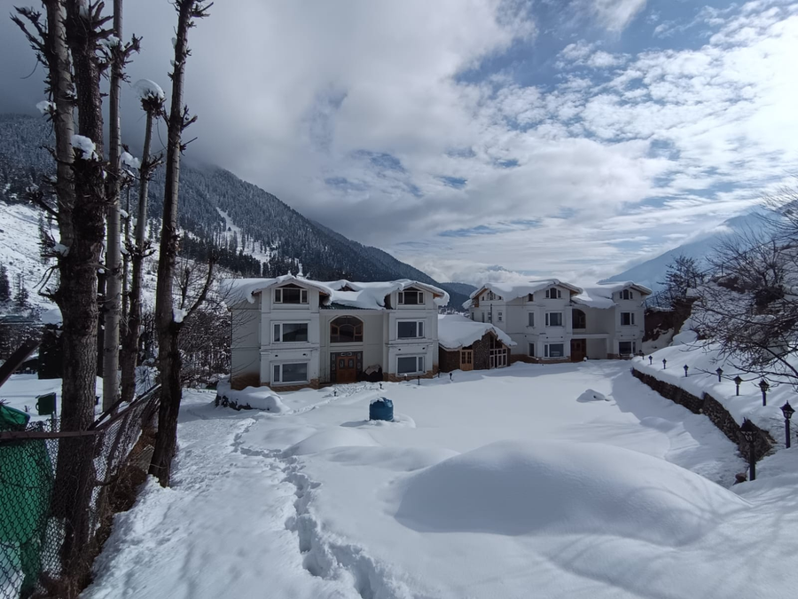 The Riviera Hotel Pahalgam,Laripora, Pahalgam,4 star