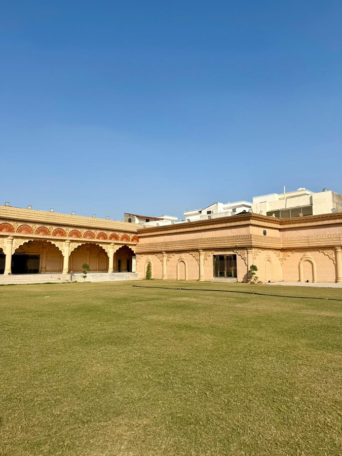 Maan Palace,,3 star