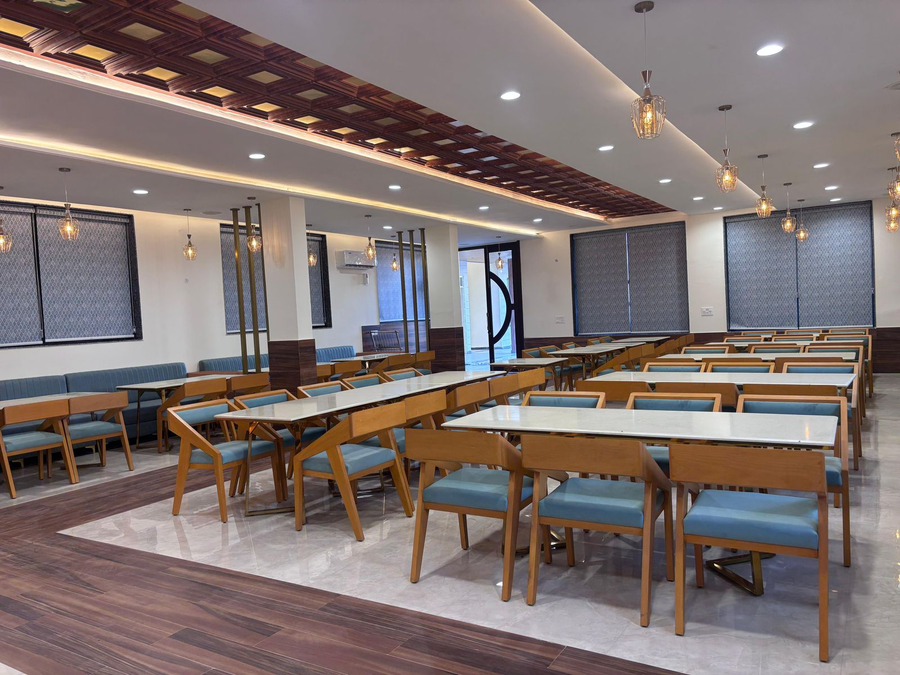 Maan Palace,,3 star