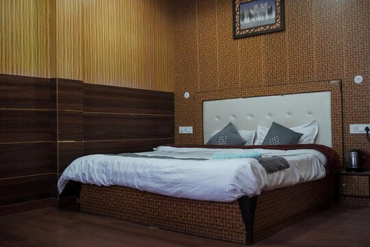 kufri paradise villa by mountain bee