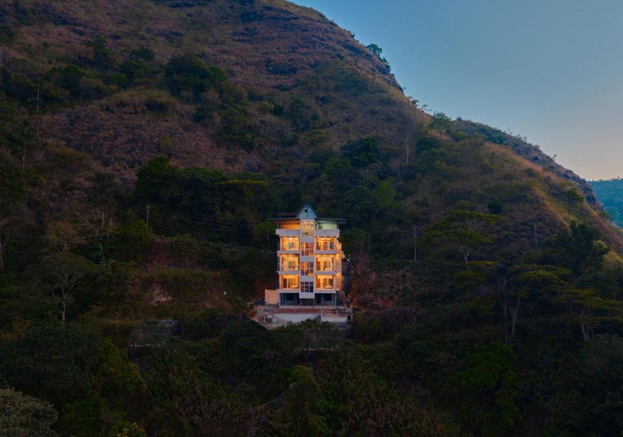 Hill Breeze Resort By Voye Homes,,3 star