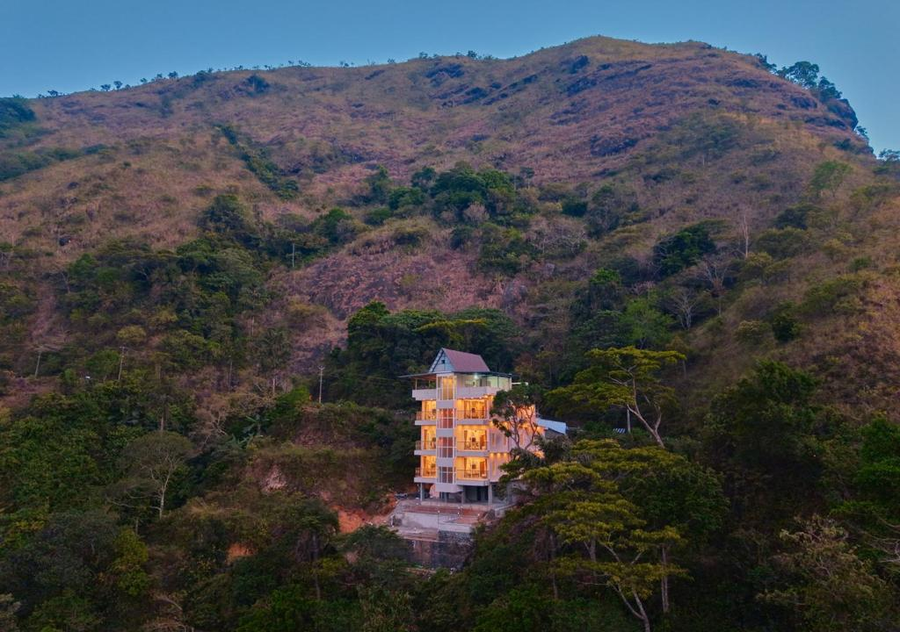 Hill Breeze Resort By Voye Homes,,3 star