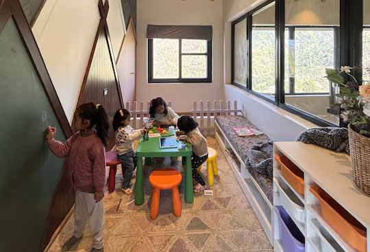 The Chamomile Estate,,4 star