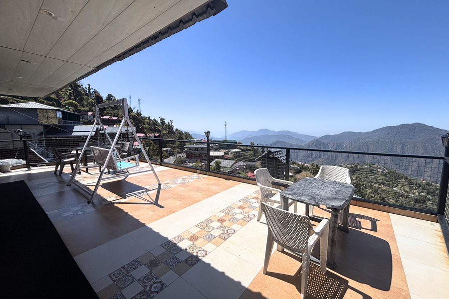 The Celebre- A Little Castle Homestay Kanatal,Jadipani,3 star