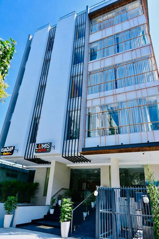 lumis hotel